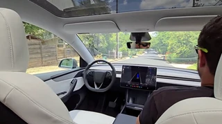 Tesla запустит такси-роботов еще в двух городах