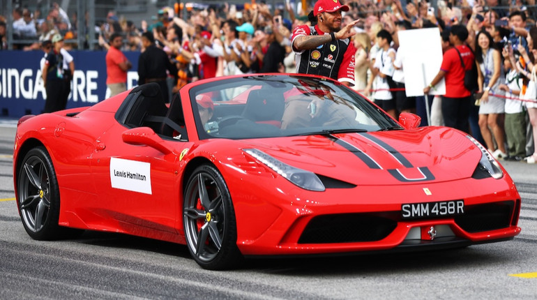Ferrari скорочує поставки автомобілів у Британію через відтік багатіїв