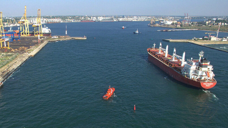 Из-за постоянных атак РФ в порту Черноморск меняют алгоритмы работы