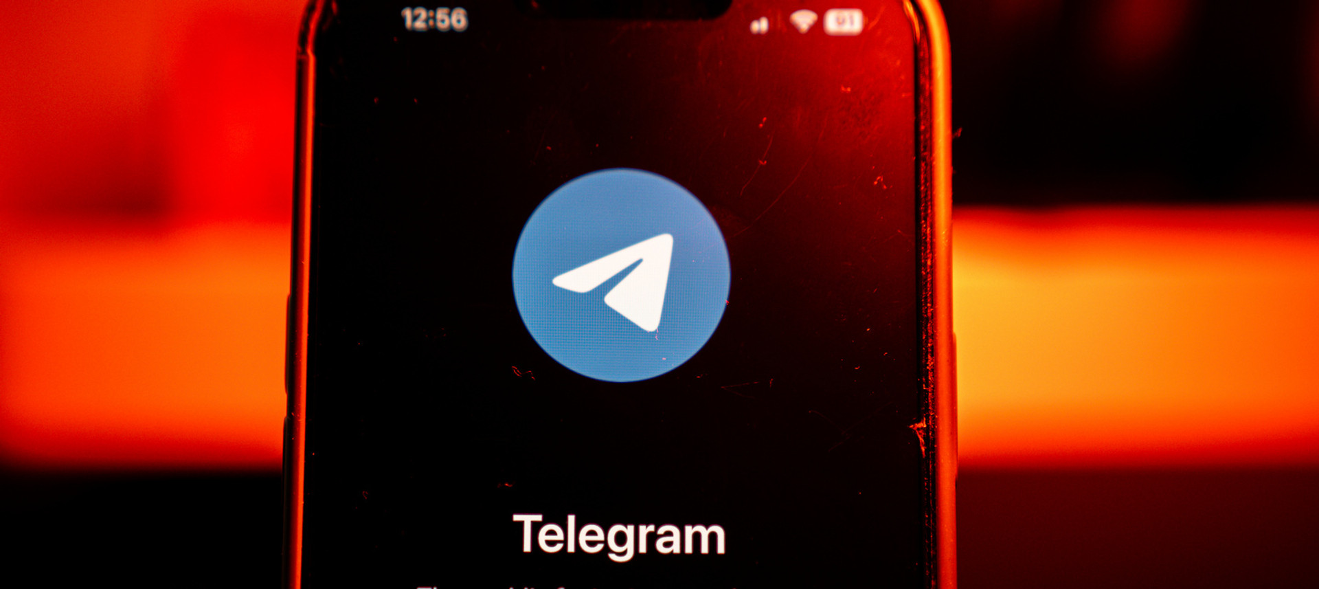 Більше ніж просто месенджер: на що перетворився Telegram в Україні та чи зможе влада його заборонити?