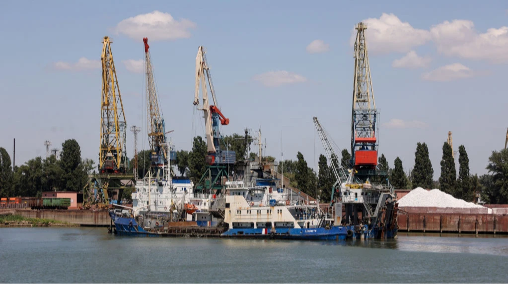 Попри блокаду, в портах України щоденно курсують 3-4 кораблі – Зеленський