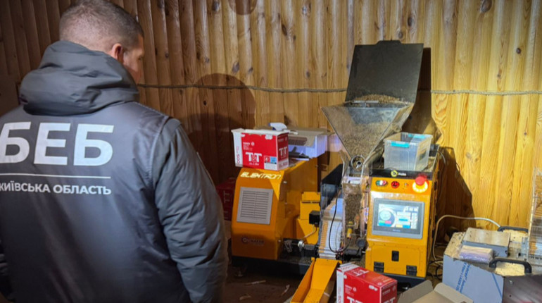 На Киевщине ликвидировали незаконное производство сигарет: каковы масштабы