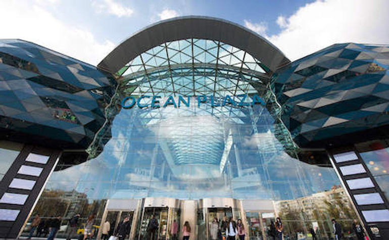 Столичний ТЦ Ocean Plaza припиняє роботу – він досі належить росіянам