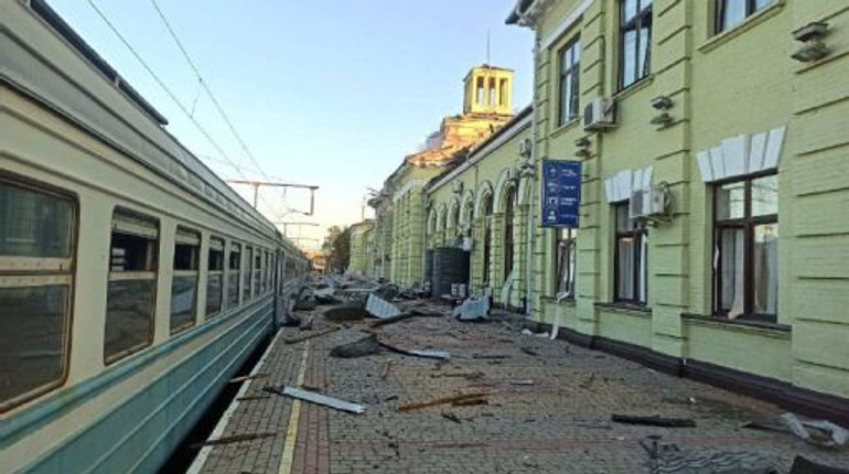 Вокзал у Лозовій не працюватиме невизначений термін