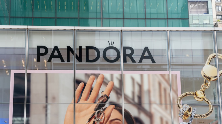 CEO виробника прикрас Pandora йде з посади