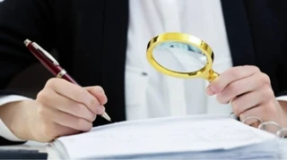 Депутати знову хочуть скасувати статус політично значущих осіб: додали норму в проєкт закону