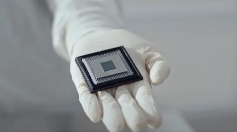 Трамп разрешил Nvidia продать 300 тысяч чипов Китаю