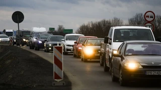 На границе с Польшей застряли сотни автомобилей: на каких пунктах пропуска образовались очереди