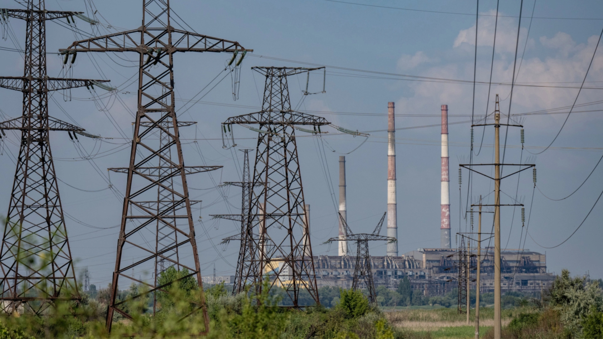 У пʼятницю діятимуть графіки відключень світла