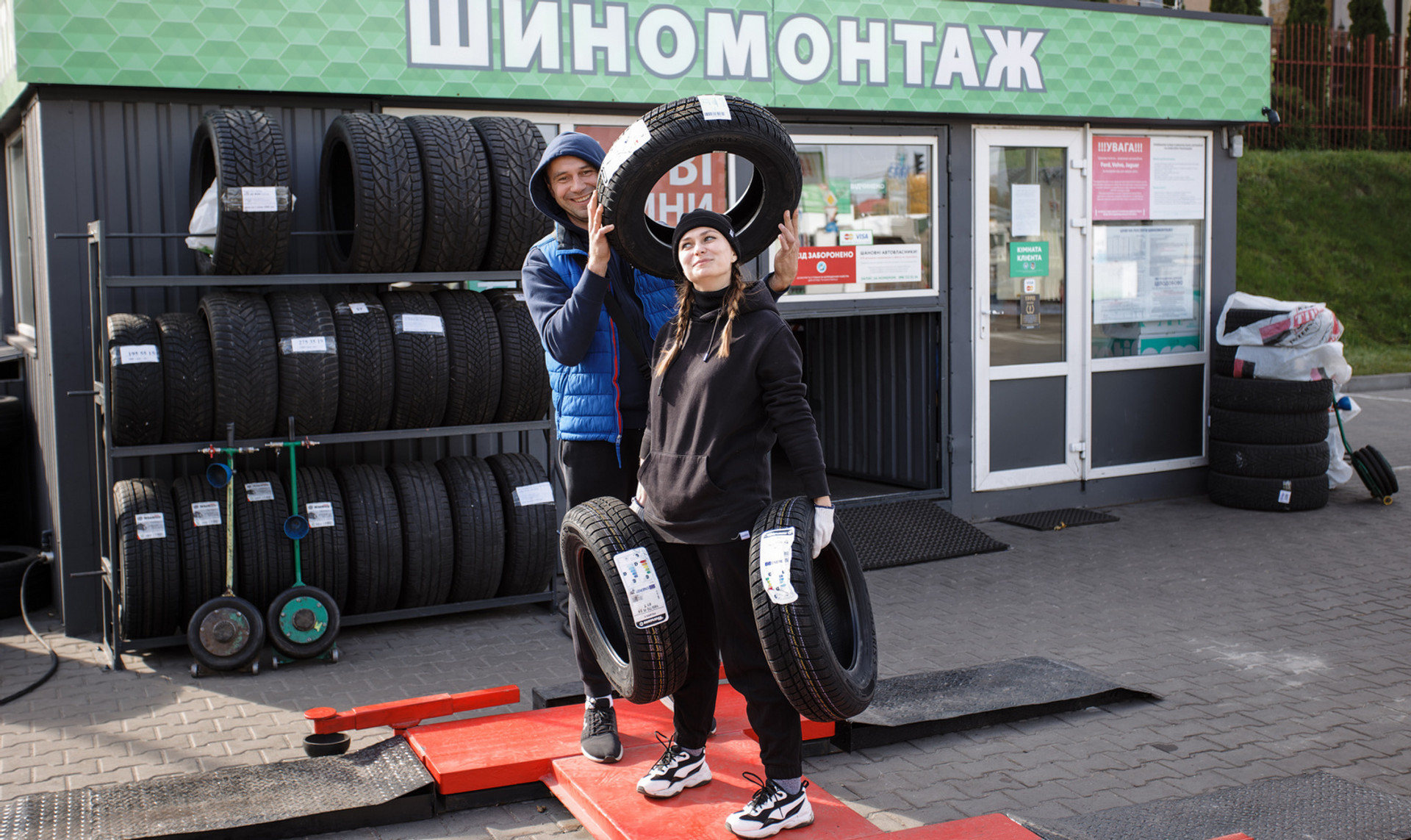 На власному досвіді. Шиномонтаж навіть для дівчинки