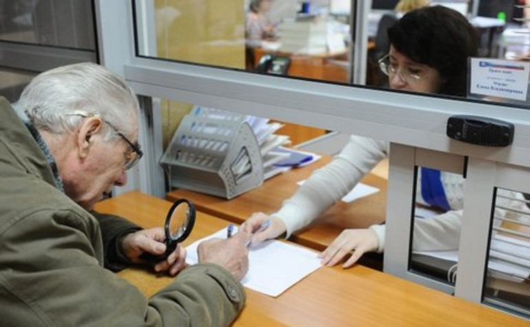 В Укрпошті розкритикували пропозицію НБУ нараховувати пенсії тільки на картку