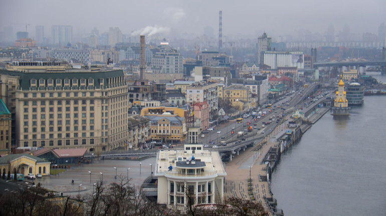 Киян закликають подбати про безпеку та комфорт через похолодання та загрозу атак