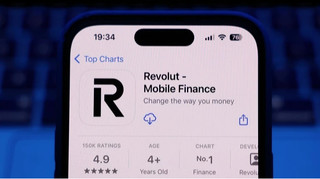 Revolut закрывает счета украинцев из-за требований законодательства