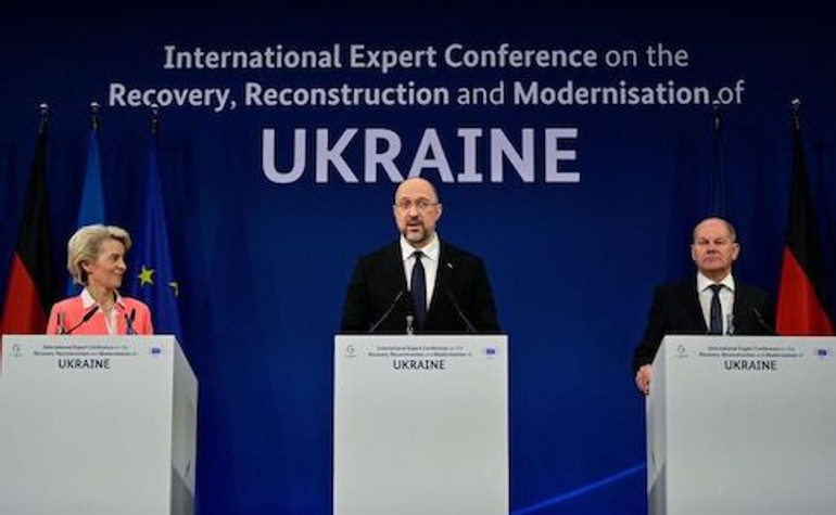 ЕС работает над выделением Украине 18 миллиардов евро помощи в 2023 году