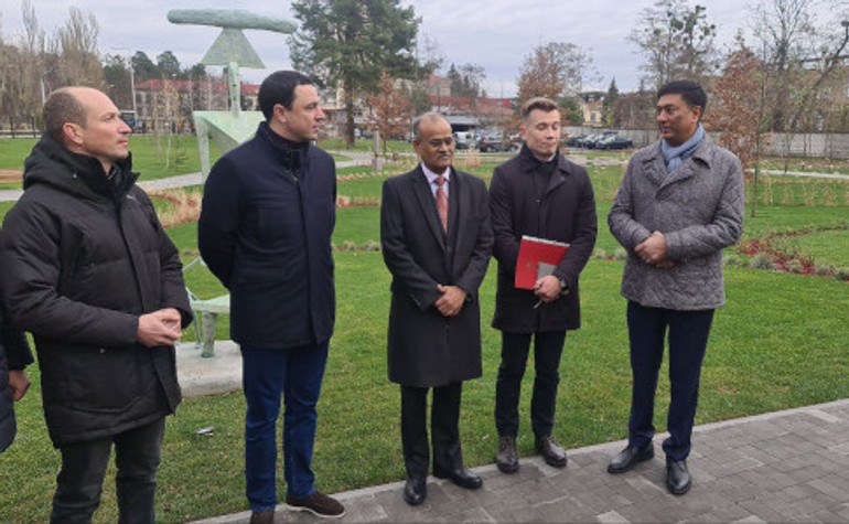 Новый современный сквер Кусум появился в Киеве