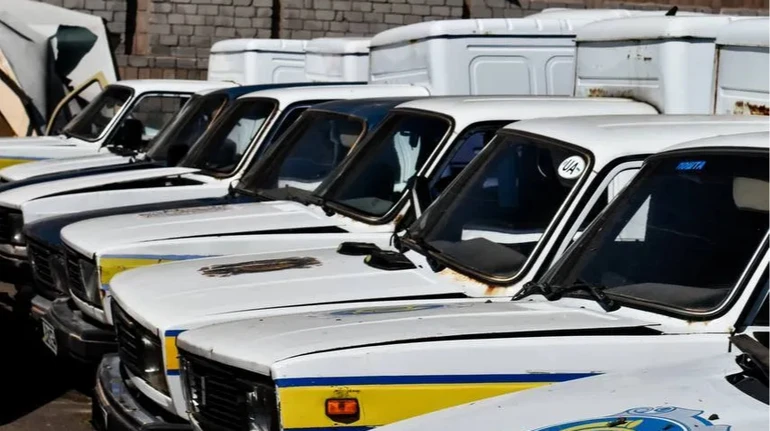 Укрпочта продала почти весь советский автохлам: сколько заработала
