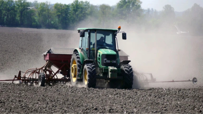 В 2026 году стоимость полевых работ вырастет для аграриев на 5-10%
