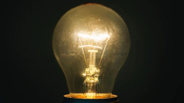 В Киеве свет вернули для ста тысяч семей