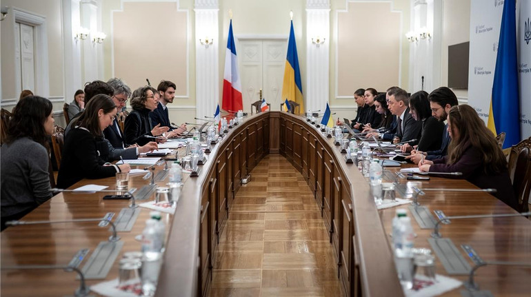 Франция запускает новый фонд для компаний, желающих работать в Украине