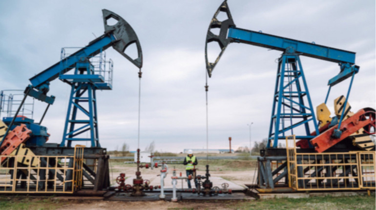 Ціни на нафту перебувають біля максимуму за місяць на тлі нових санкцій США