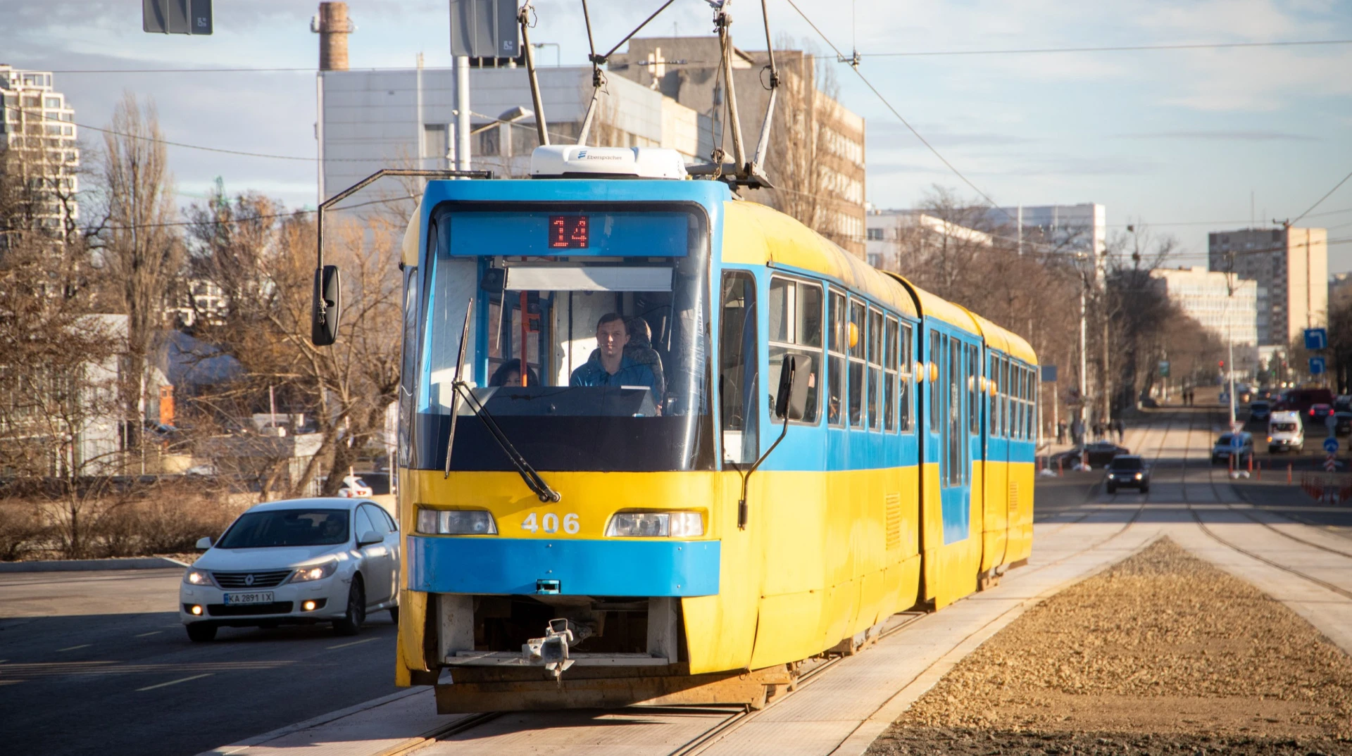 Наслідки нічної атаки: у Києві змінили рух громадського транспорту