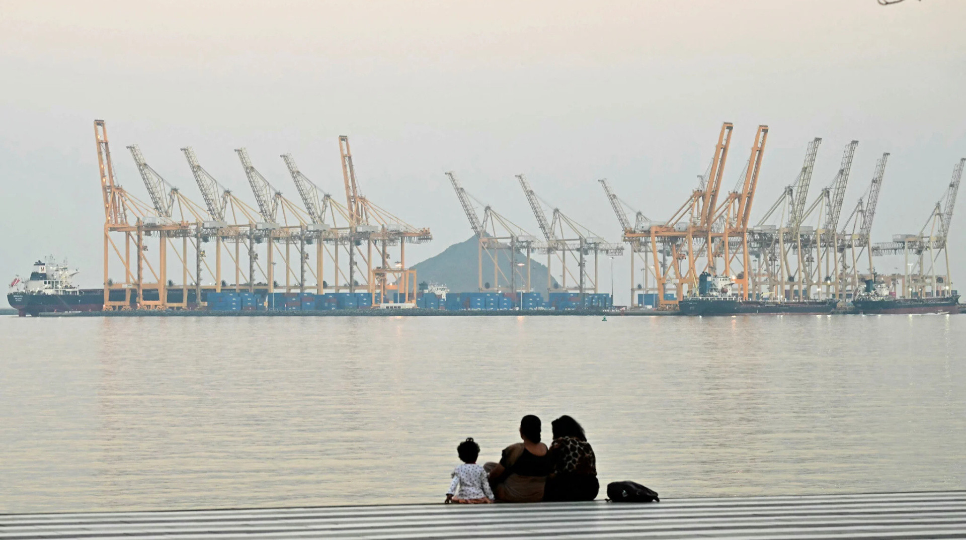 Іран блокував Ормузьку протоку – ЗМІ