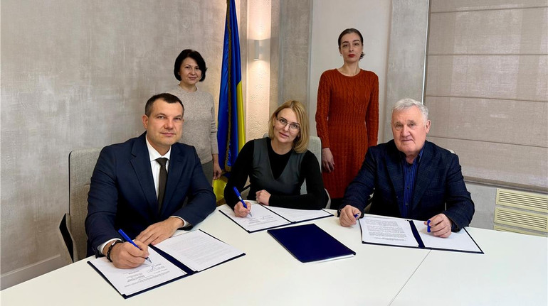 Загрязнитель платит: в Украине запускают пилот по управлению отходами