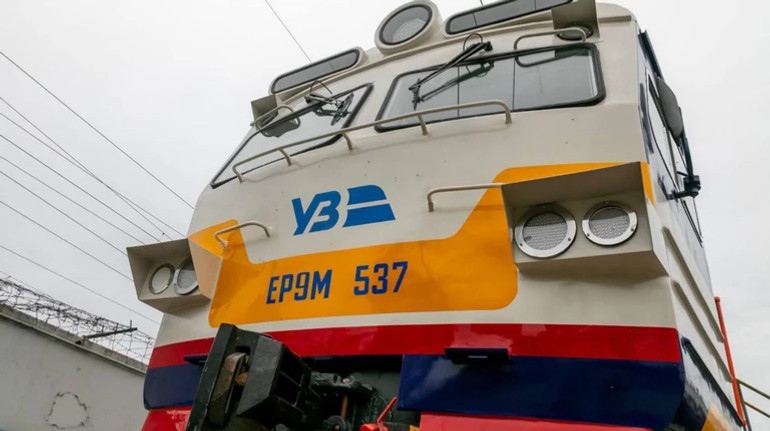 Через безпекову ситуацію Укрзалізниця змінила рух поїздів у 6 областях