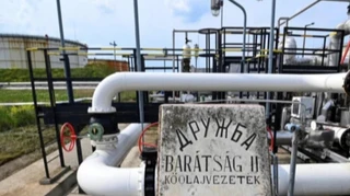 Украина завершит ремонт нефтепровода Дружба весной - Зеленский