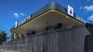 Укрнафта устанавливает бетонные укрытия на заправках в Киеве и области
