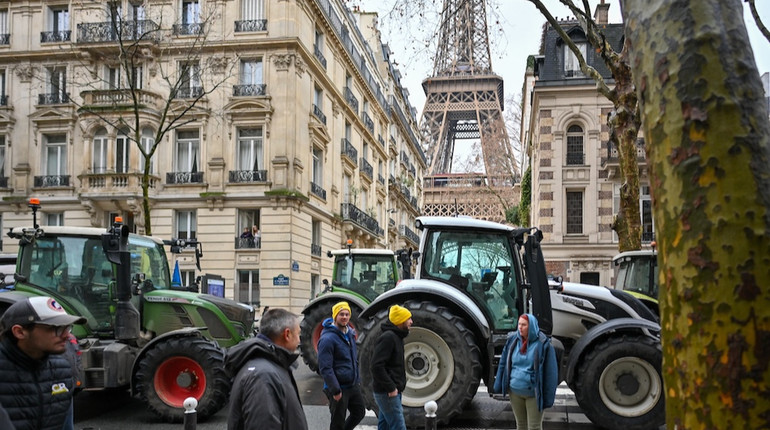Фермери протестують у Парижі, щоб зупинити аграрну угоду ЄС з Південною Америкою