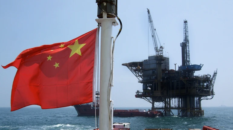 Китай готовится снова вывести на рынок авиатопливо, бензин и дизель