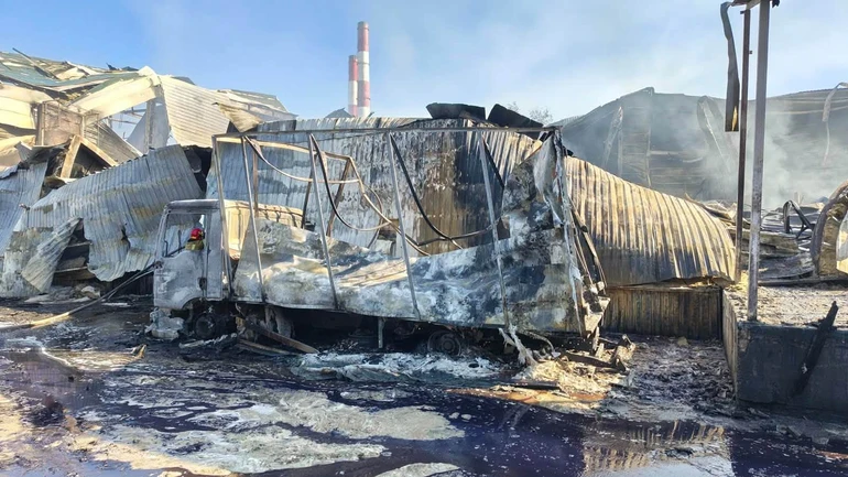 Росіяни розбомбили склад дитячих іграшок у Києві