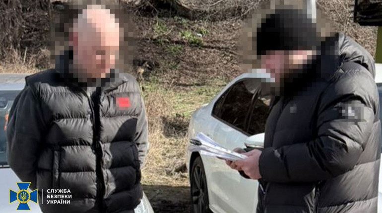 Чиновников Автомобильных дорог Украины задержали во время получения взятки