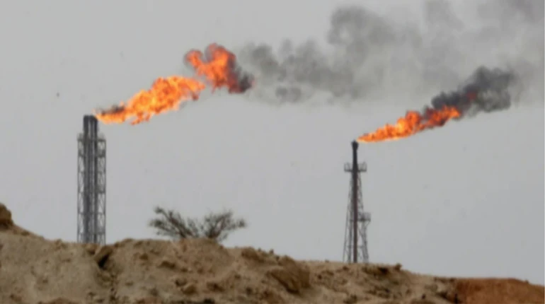 Нефть снова поднялась до 83 долларов за баррель