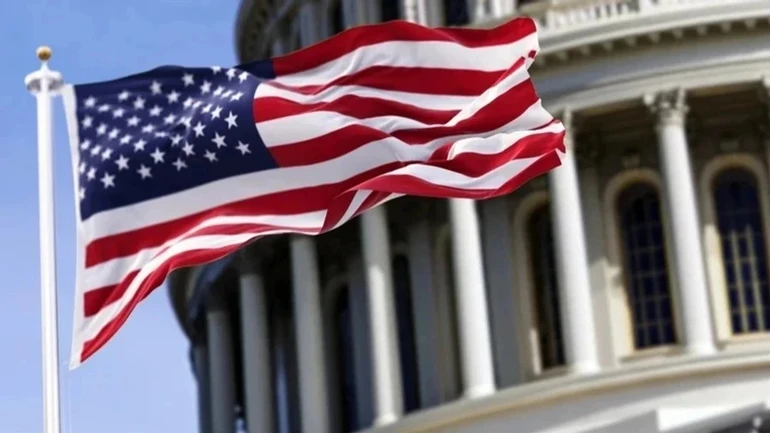 Заява сенаторів: США не повинні давати Путіну фінансовий рятувальний круг