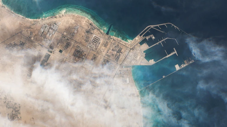 Катар планує відновити роботу найбільшого у світі заводу газу – Bloomberg