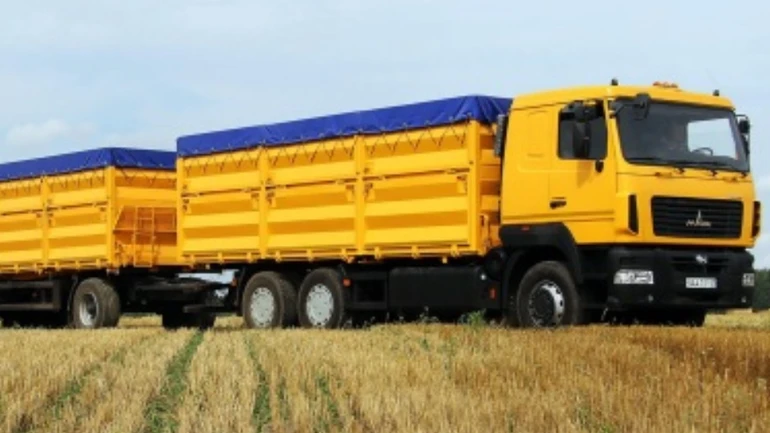 Експорт нового врожаю: на кордонах утворилися черги з зерновозів