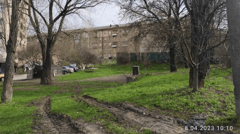 Туалетна схема: суд відібрав у оточення ексчиновника землю у Києві під забудову