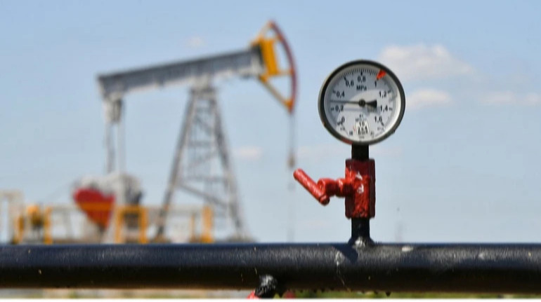 Цены на нефть снизились стремительнее всего за последние полгода