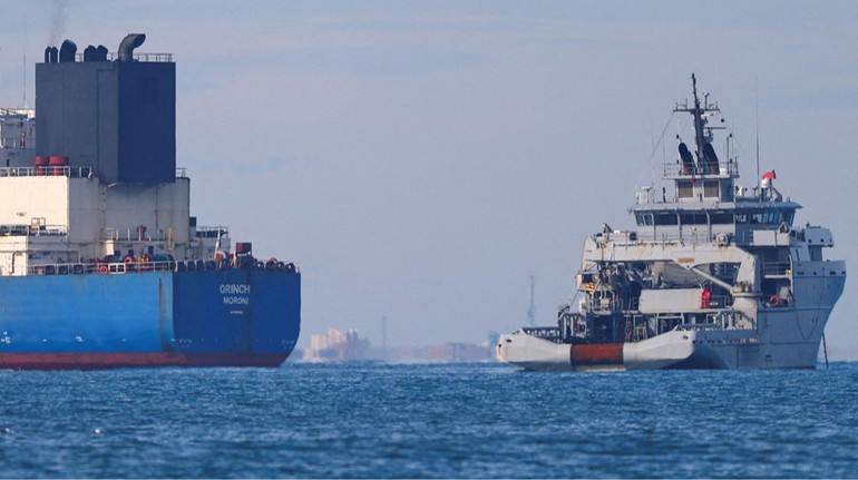 Зеленський закликав конфісковувати тіньові танкер РФ