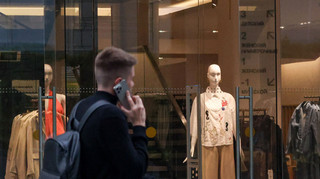 Последствия санкций: в России обанкротилась одна из крупнейших сетей одежды