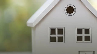 64 тисячі українських держслужбовців декларують бездомність – ЗМІ