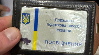 СБУ викрила на Чернігівщині податківців, які обкладали даниною бізнес