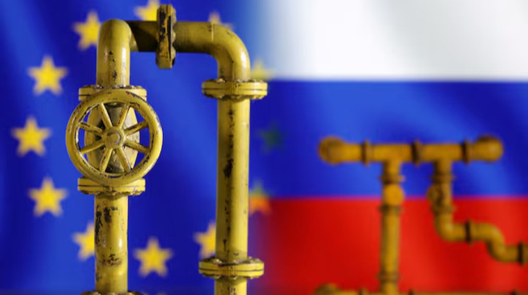 ЄС схвалив план щодо заборони нафти і газу з Росії з 2028 року