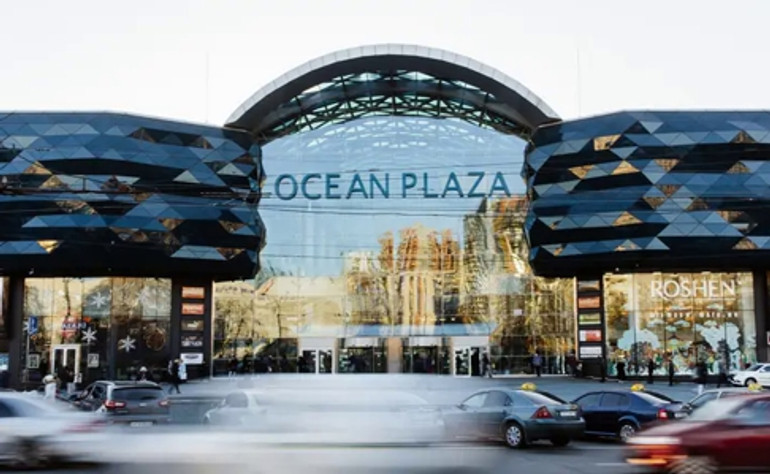 Мін'юст обнуляє борг ТРЦ Ocean Plaza перед Ротенбергом