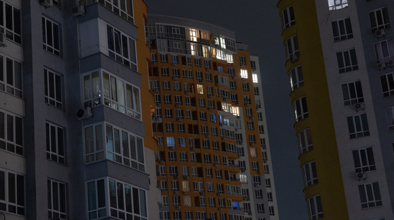 У Києві та області зупинили графіки: відключення тепер без прогнозу