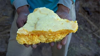 Ормуз бьет не только по нефти: под ударом критическое сырье для чипов, удобрений и металлов