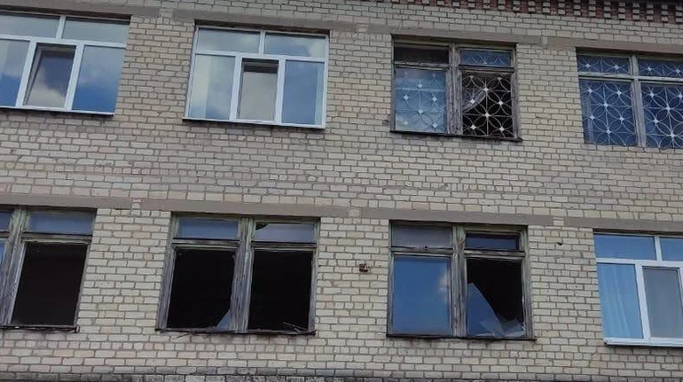 Росіяни поцілили у будівлю ДПС на Донеччині