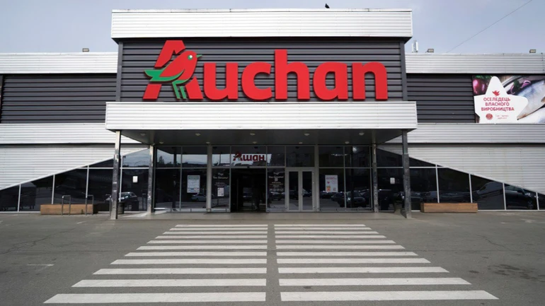Власники з недружніх країн: у Кремлі пояснили викрадення активів Auchan та Nestle